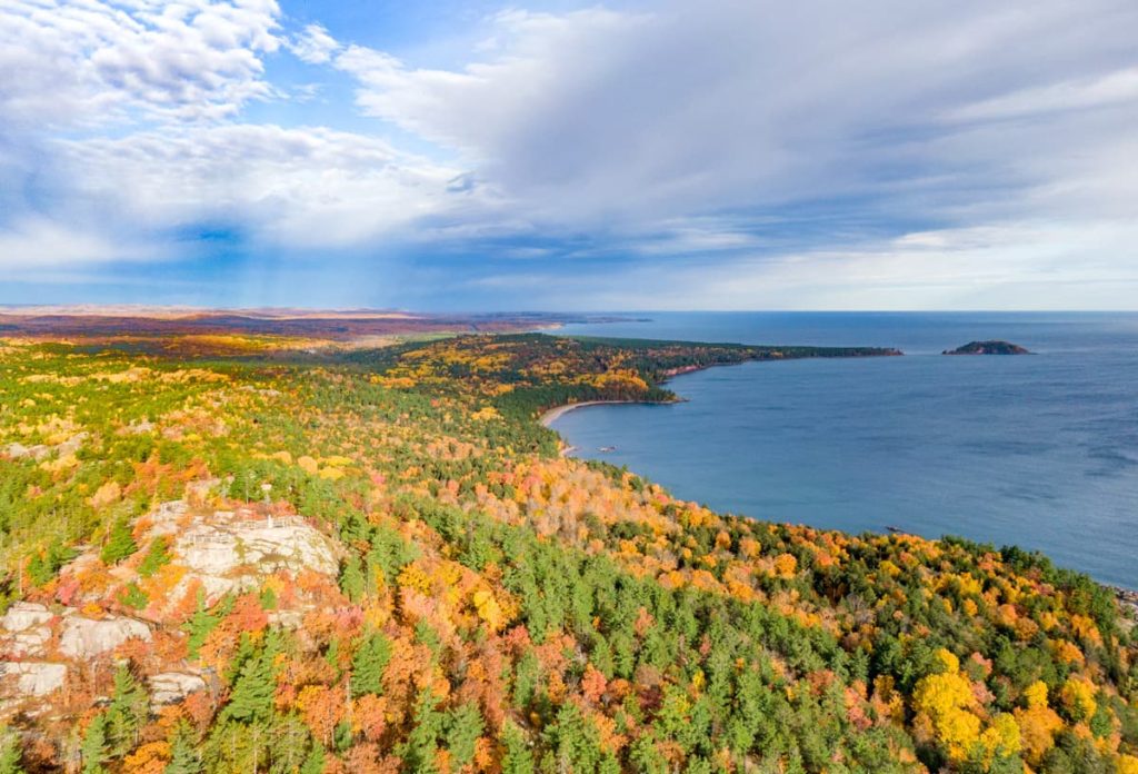fall colors at sugarloaf mountain in marquette